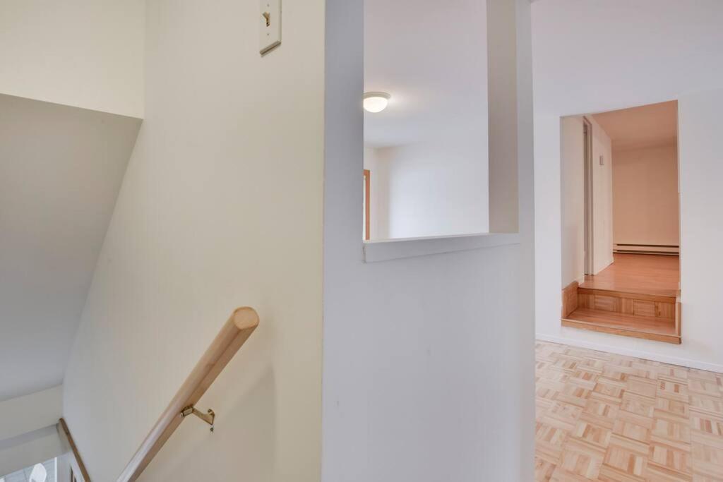Charming Century-Old House In City Center ケベックシティ エクステリア 写真